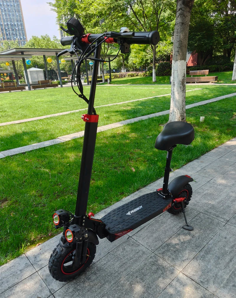 Adult Electric Scooter 1600W Long Range 65-70km 150kg