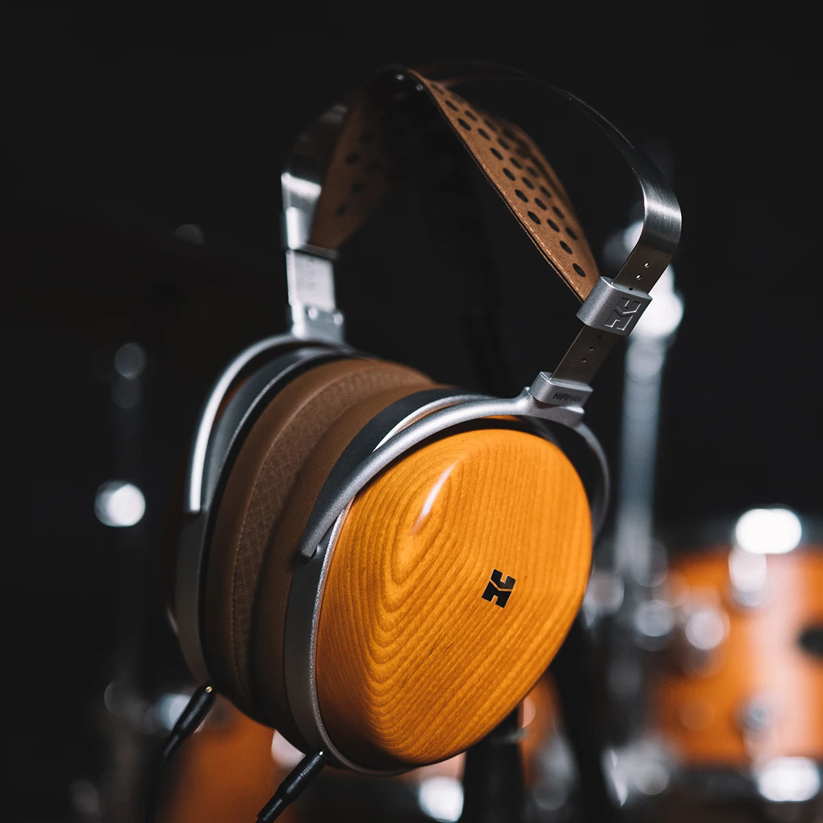 HIFIMAN Audivina Closed Back Planar Magnetic Headphones - Antland Marketplace