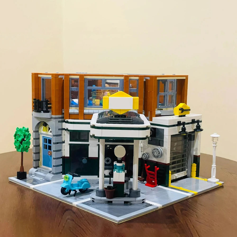 MOC Model Street View Restaurant Cafe Corner Police