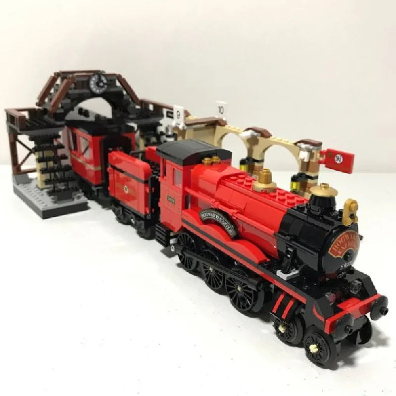 Magic Movie Express Train 801 Pieces Compatible With 75955