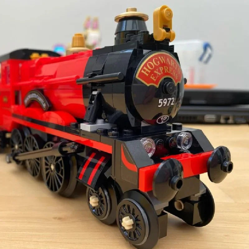Magic Movie Express Train 801 Pieces Compatible With 75955
